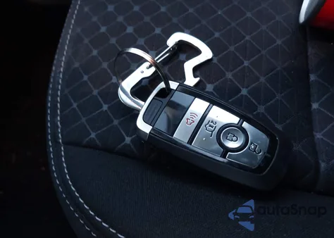 2025 Ford Escape Active z USA, uszkodzony, nr VIN 1FMCU9GN4SUB57903